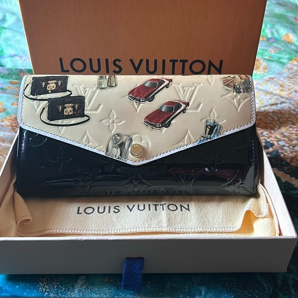 Limited Edition LV Sarah Wallet ♥️ - Picture 1 of 7
